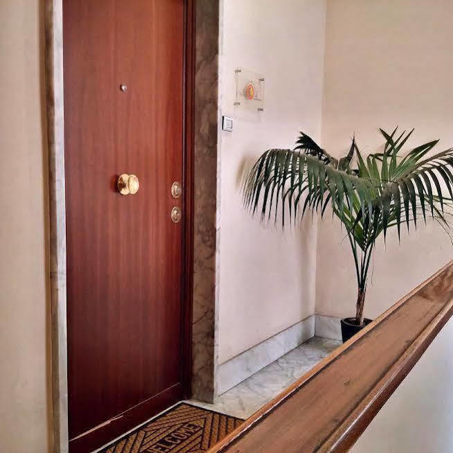 Albadomus Affittacamere O Guesthouse 로마 외부 사진